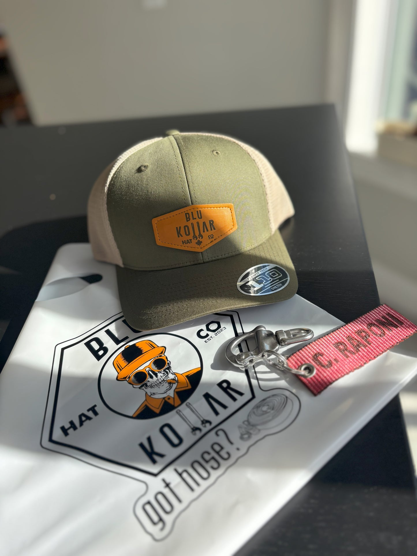 S.C.B.A Quick Release Shackle w/ Custom Pull Tag